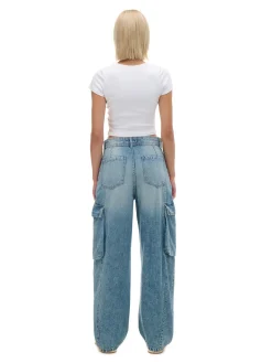 New Cropp Jeansy skater z efektem sprania niebieski