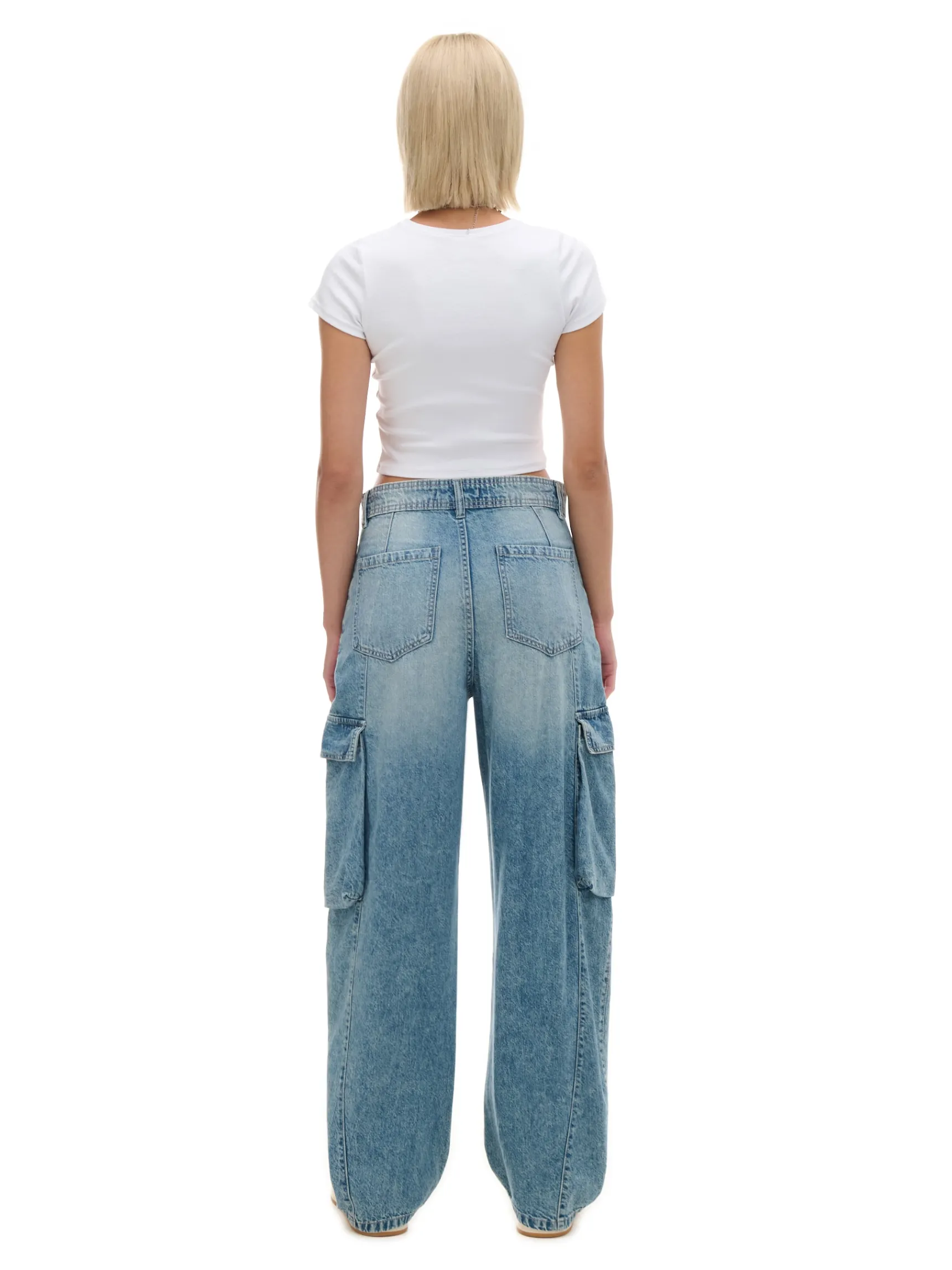 New Cropp Jeansy skater z efektem sprania niebieski