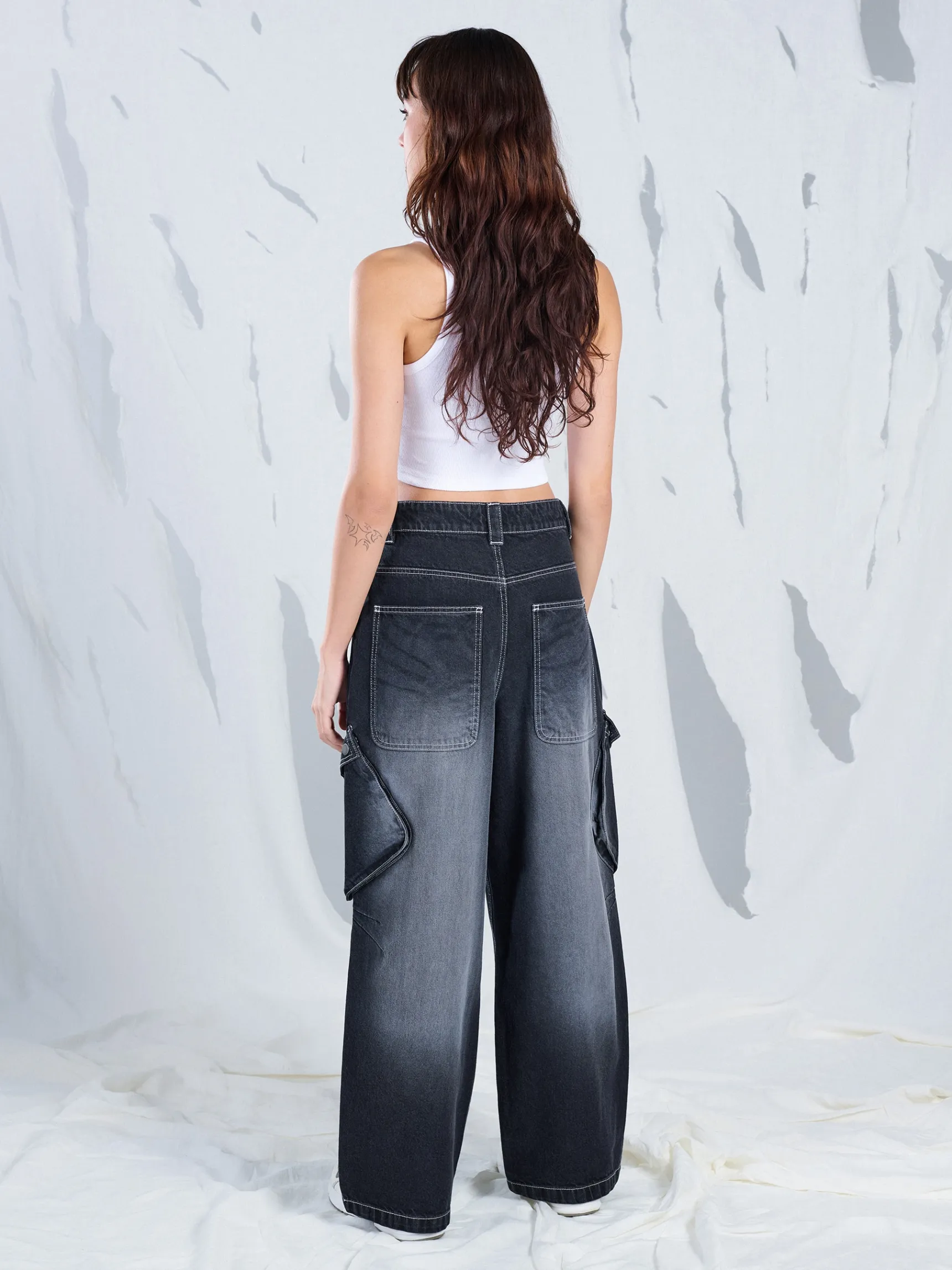 Sale Cropp Jeansy super baggy czarny