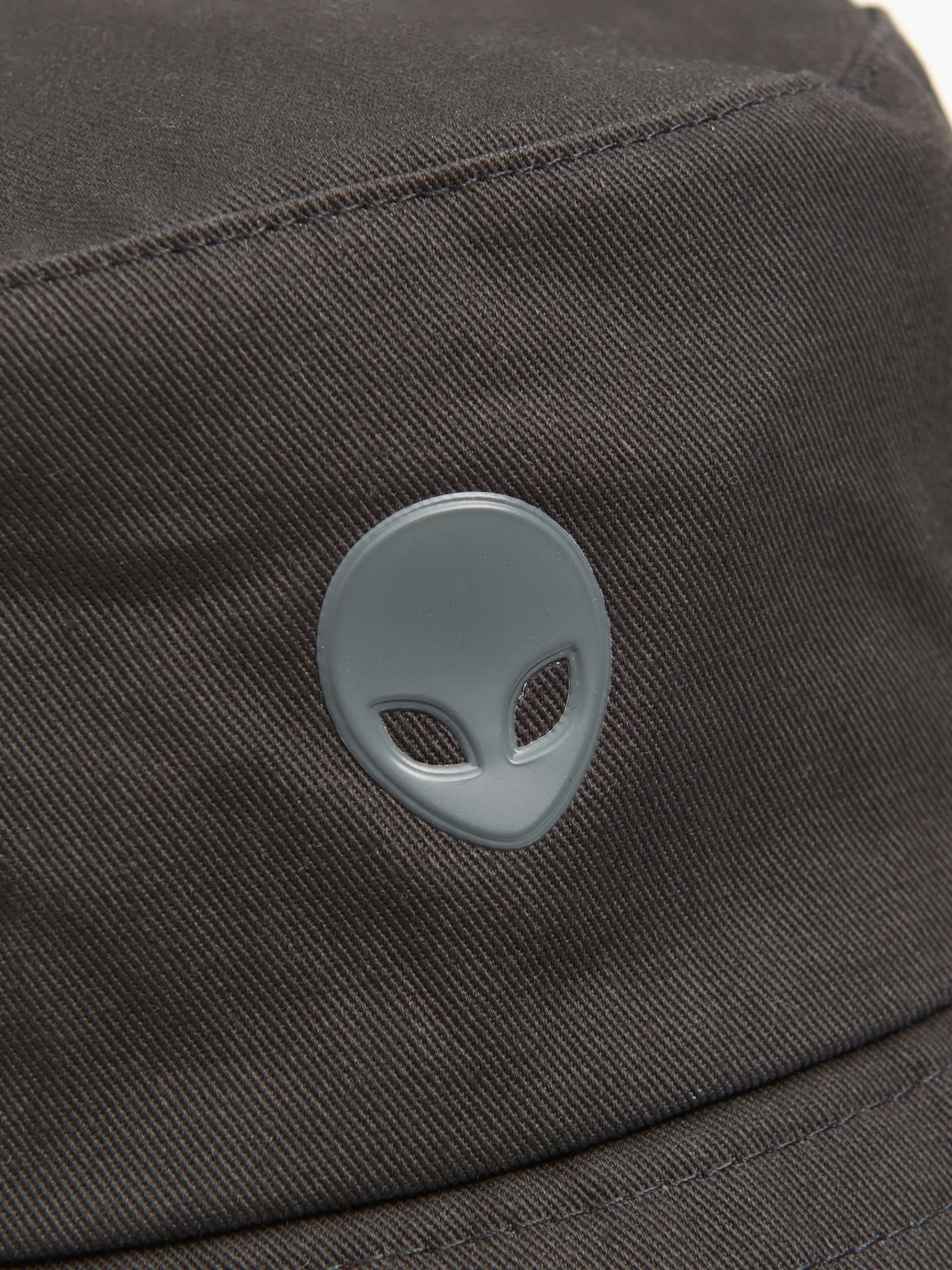 Discount Cropp Kapelusz bucket hat z motywem UFO szary