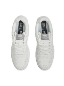 Discount Cropp Klasyczne białe sneakersy biały