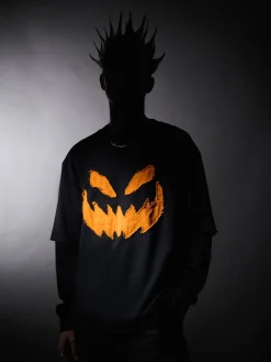 Outlet Cropp Koszulka z haftem Halloween czarny