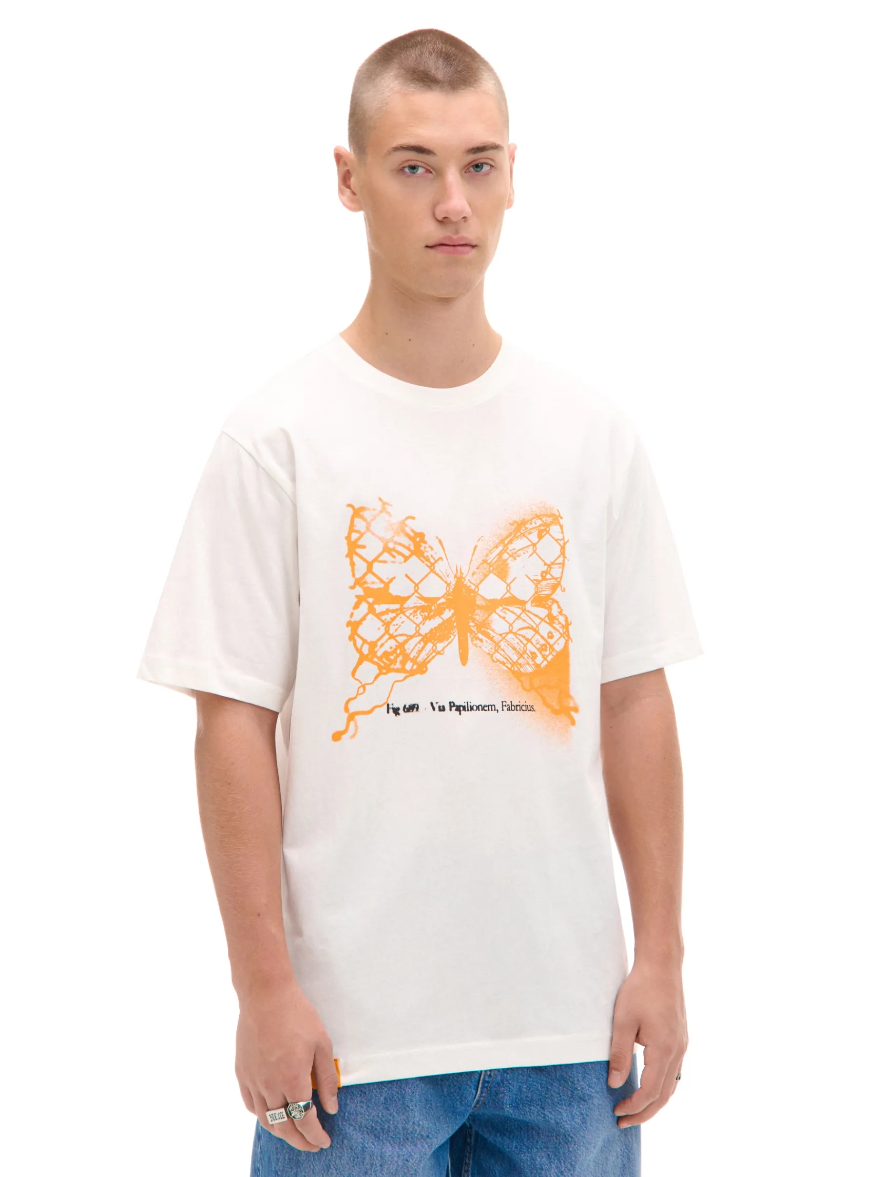 Discount Cropp Kremowa koszulka z motylem kremowy