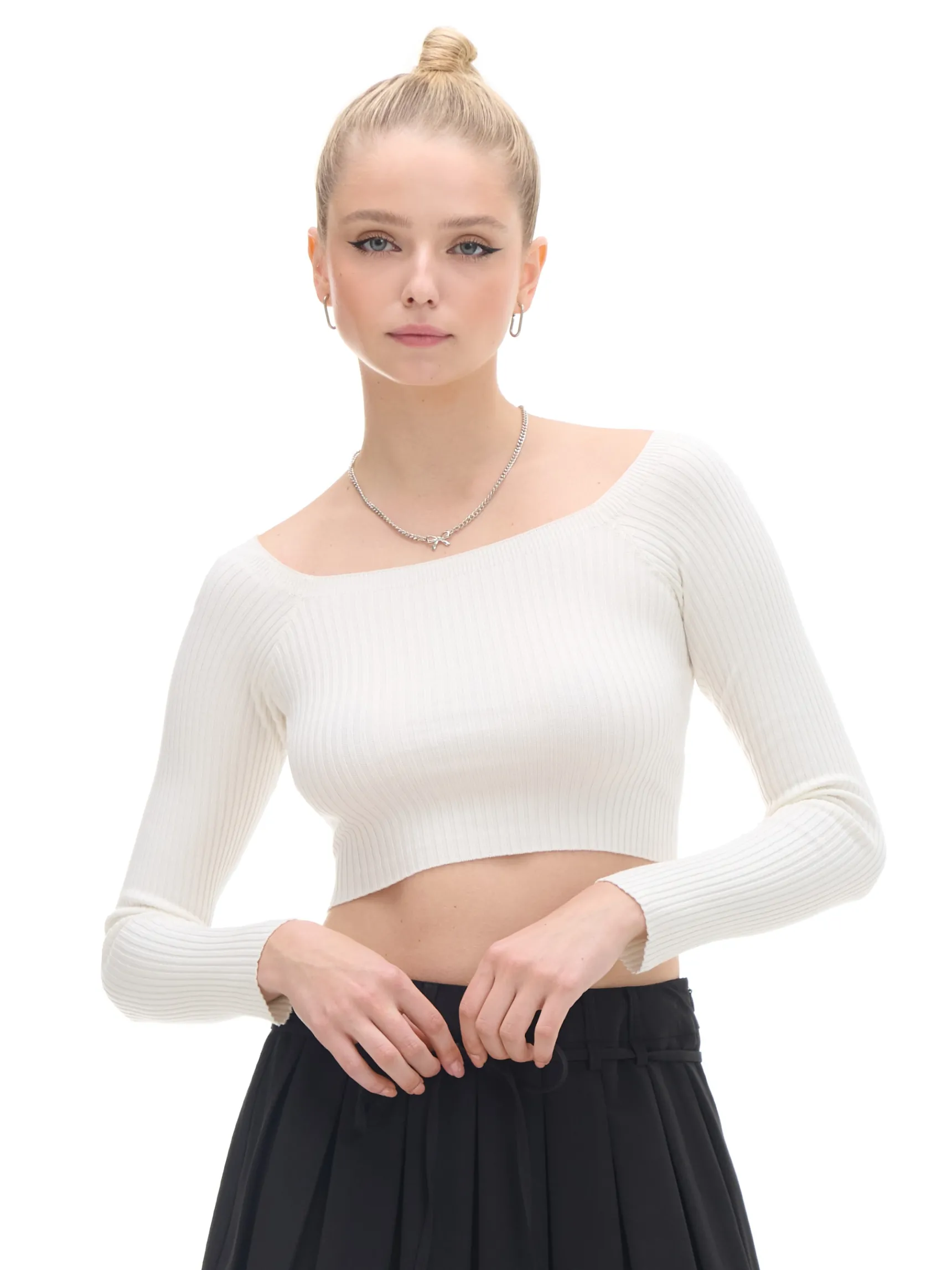 Best Cropp sweter z odkrytymi ramionami kremowy