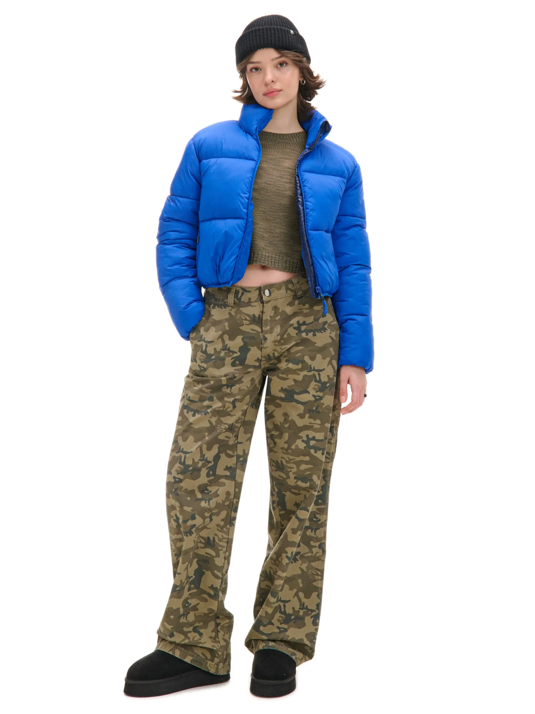 Fashion Cropp Niebieska kurtka puffer niebieski