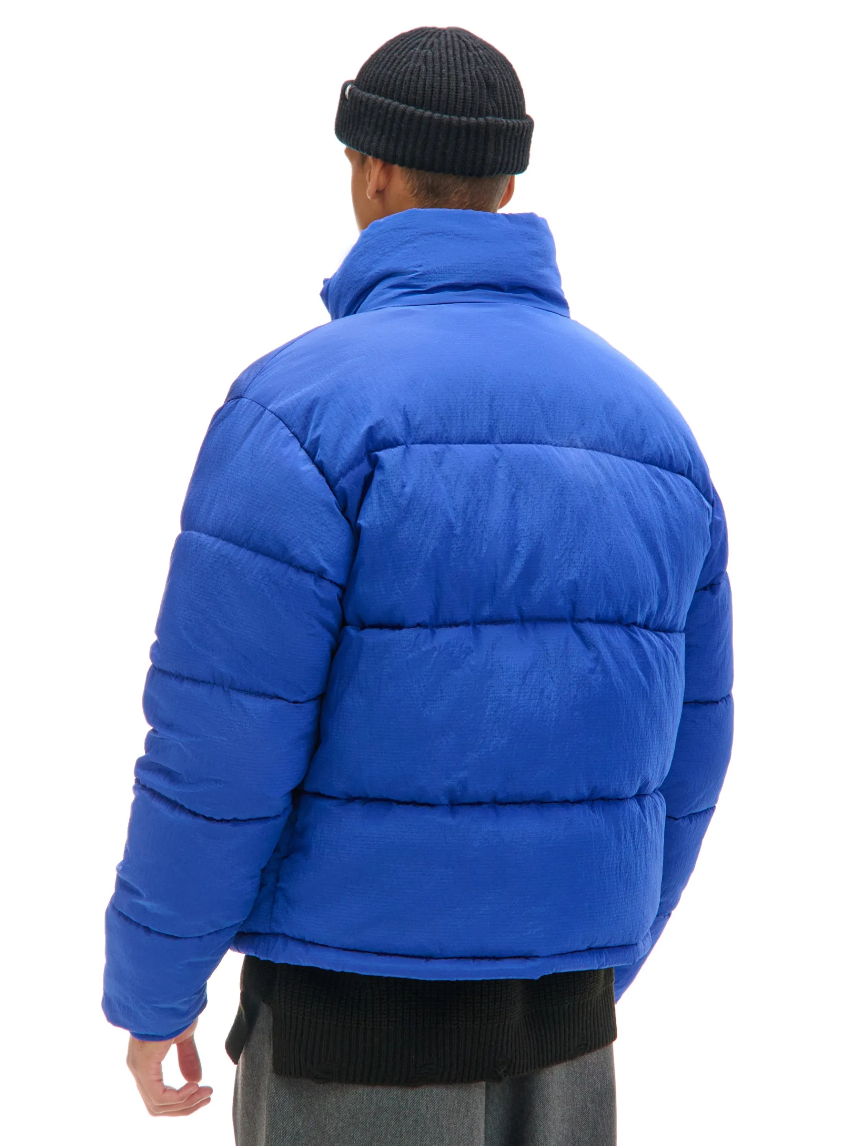 Discount Cropp Niebieska kurtka puffer ze stójką niebieski
