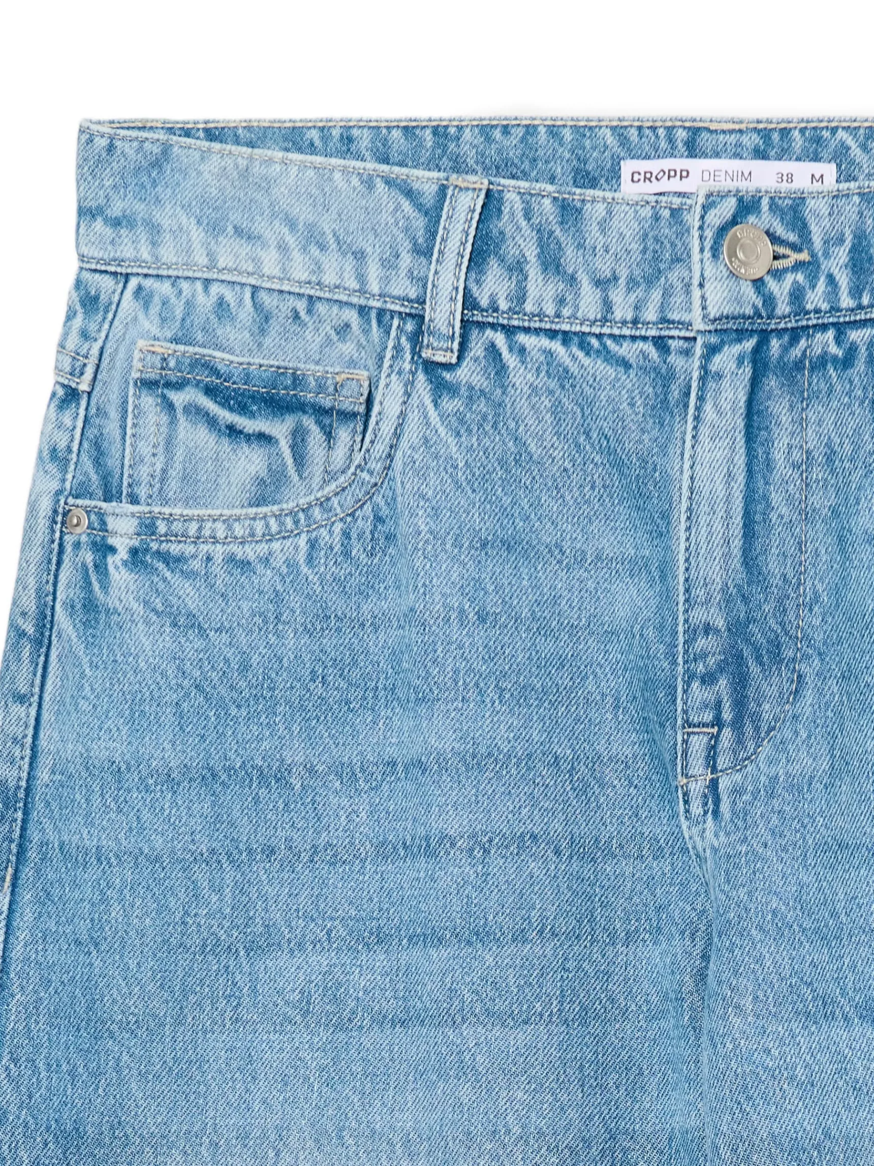 Clearance Cropp e jeansy straight niebieski