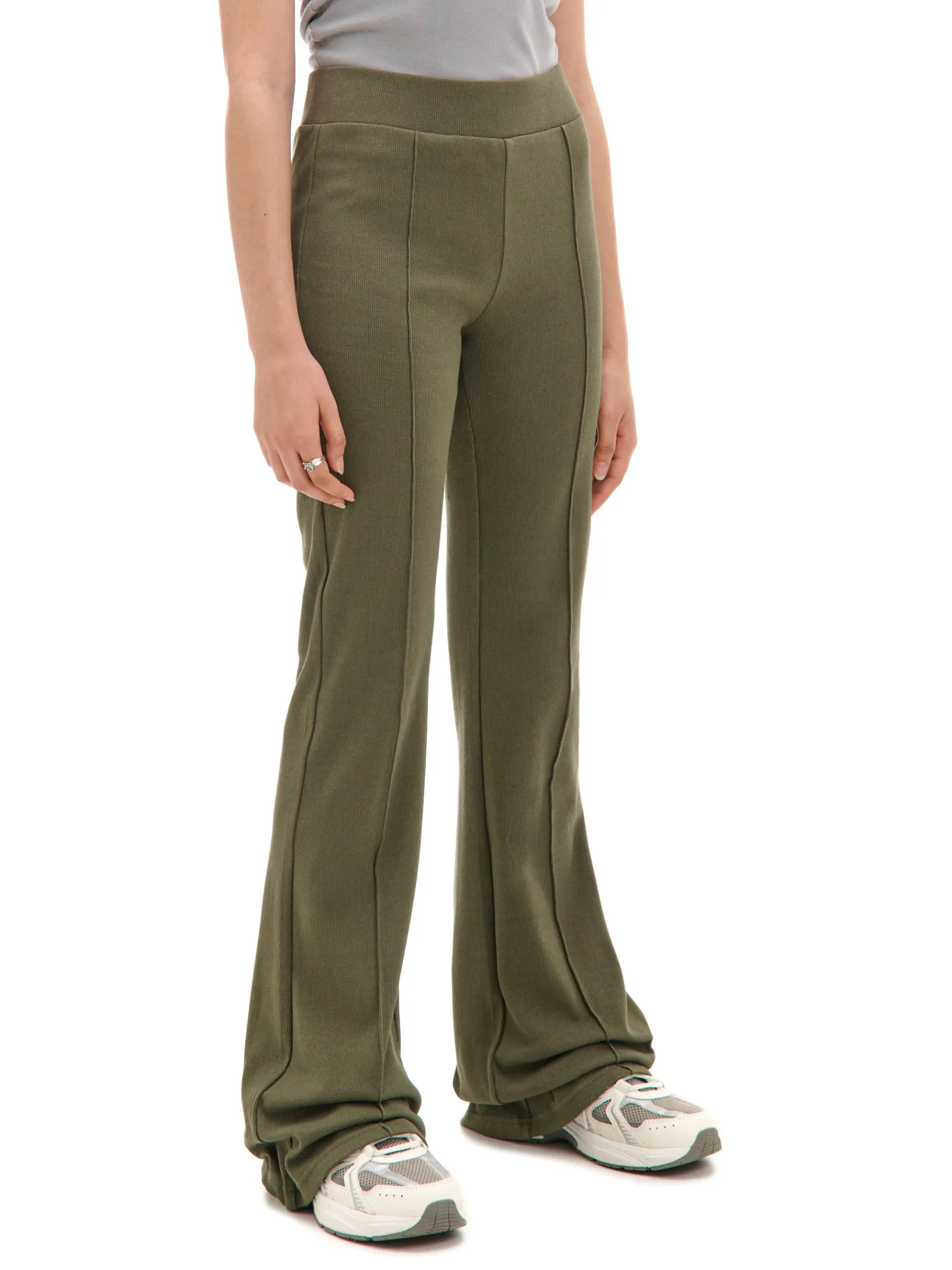 Discount Cropp Oliwkowe spodnie flare zielony