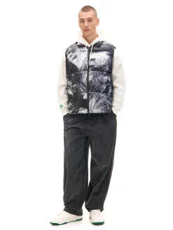 Clearance Cropp Pikowana kamizelka z nadrukiem czarny