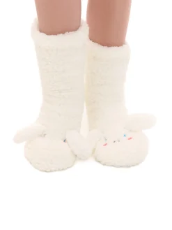 Hot Cropp Pluszowe skarpetki Cinnamoroll kremowy