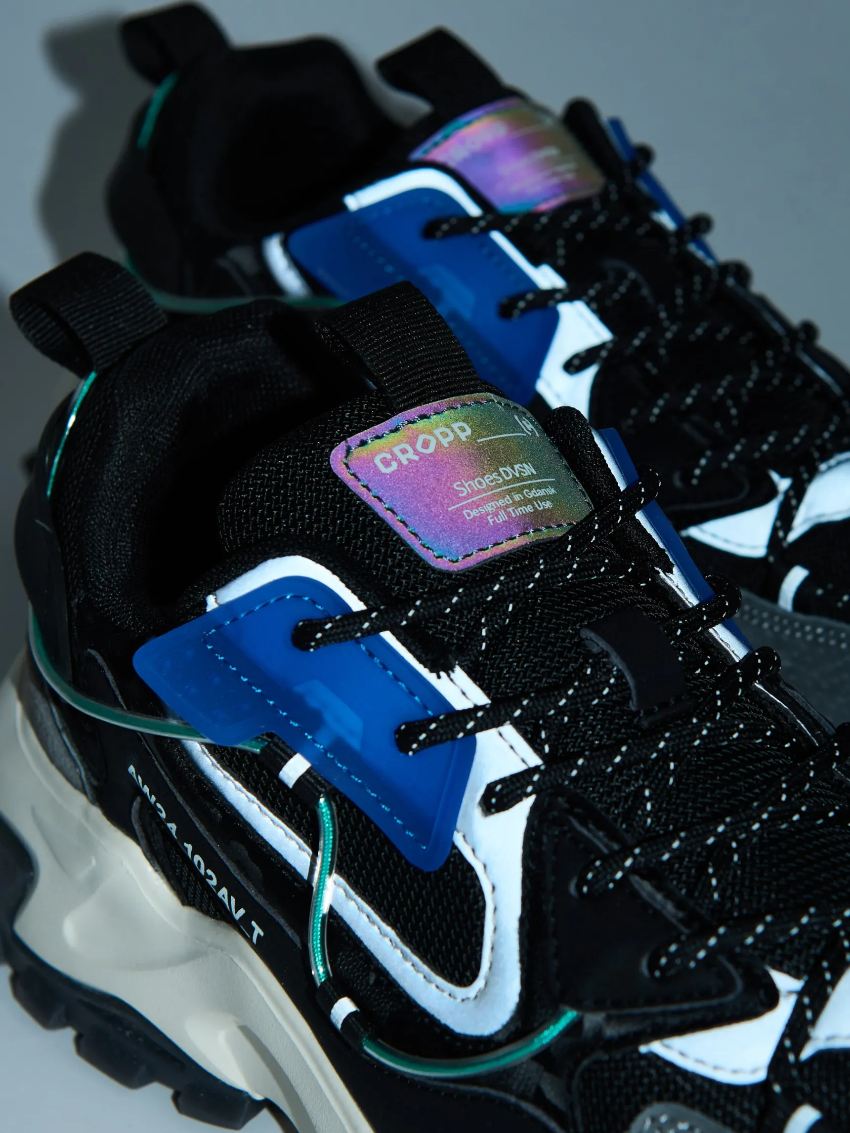 Online Cropp Sneakersy z efektem reflective czarny