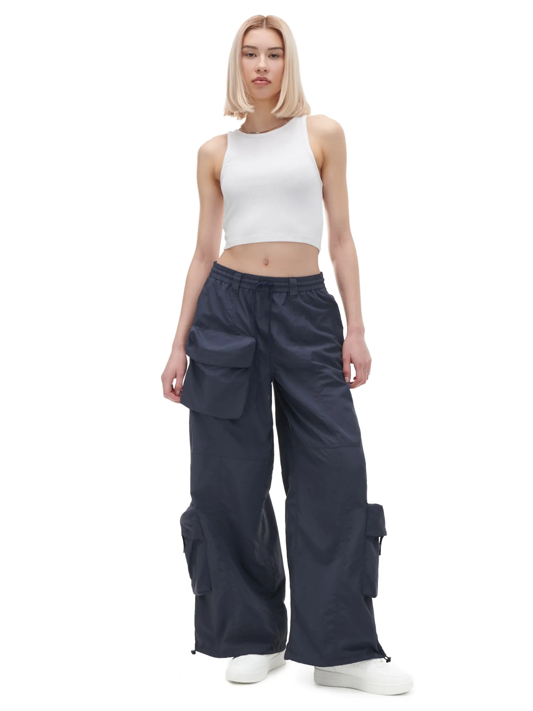 Hot Cropp Spodnie parachute z kieszeniami cargo fioletowy