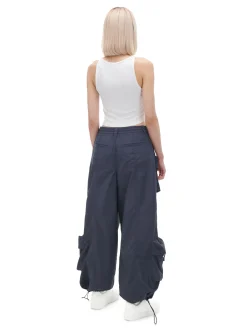 Hot Cropp Spodnie parachute z kieszeniami cargo fioletowy