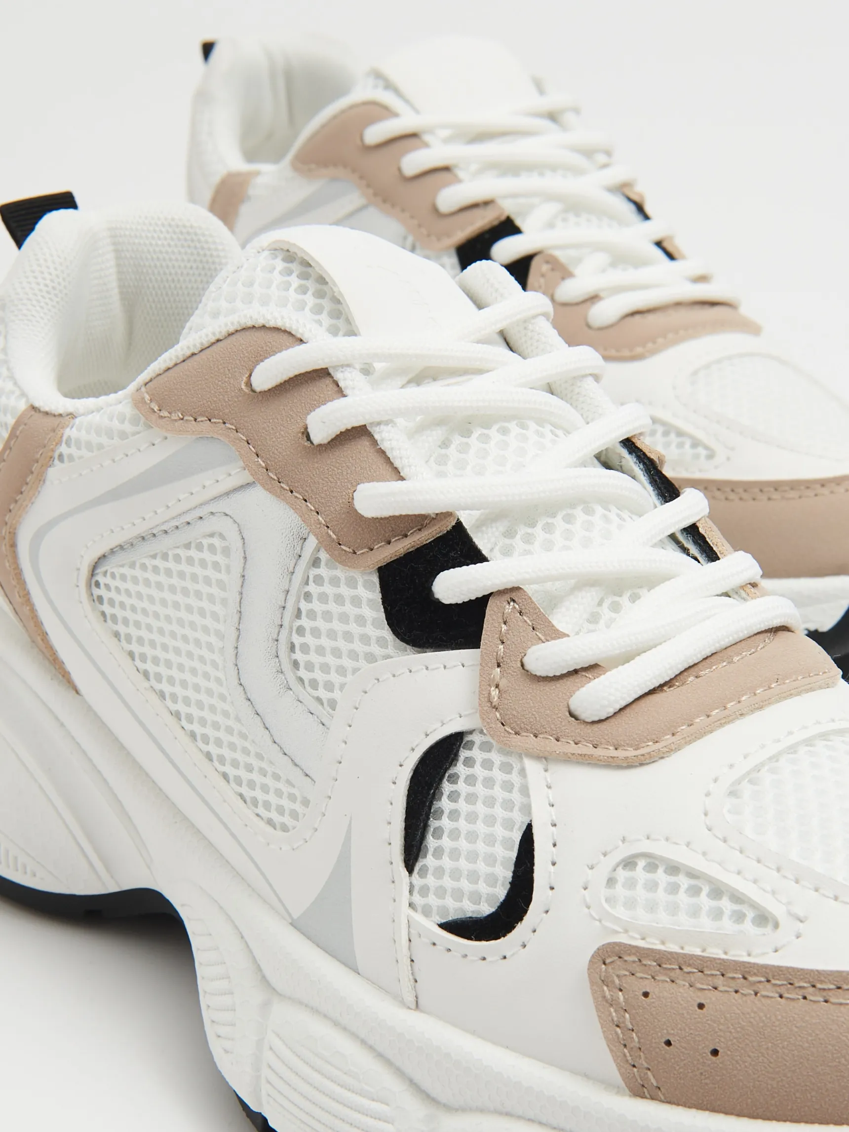 Fashion Cropp Sportowe sneakersy biały