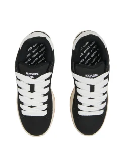 Fashion Cropp Sportowe sneakersy z motywem gwiazdy czarny