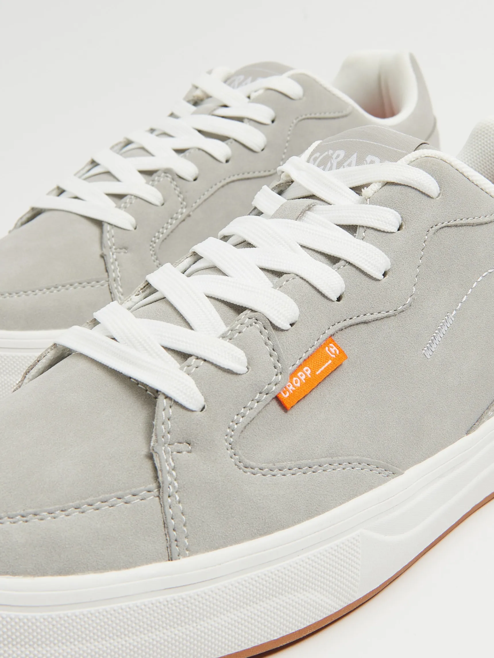 Discount Cropp Szare buty sneakersy z grubą podeszwą jasnyszary