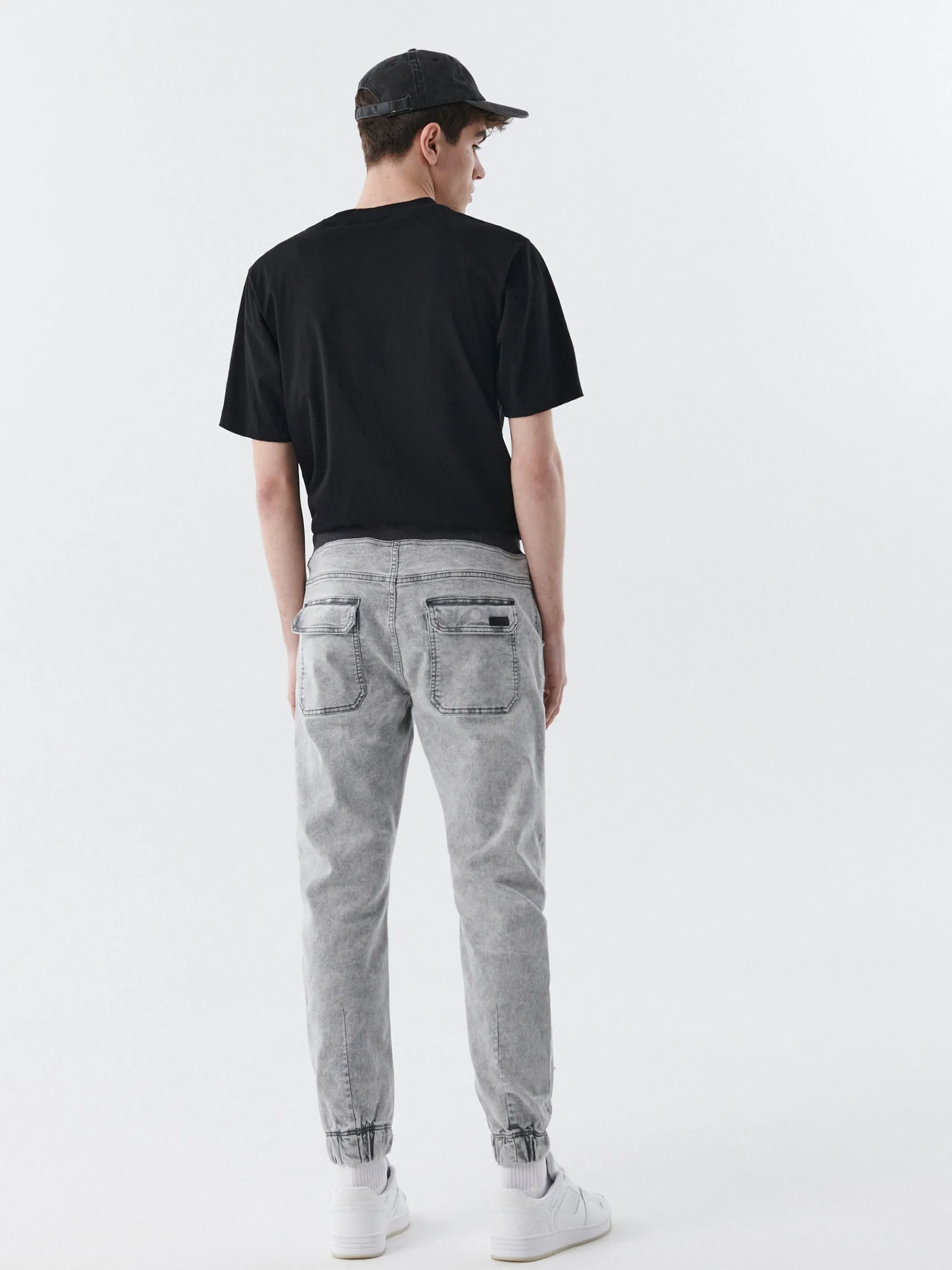 Fashion Cropp Szare jeansowe joggery jasnyszary