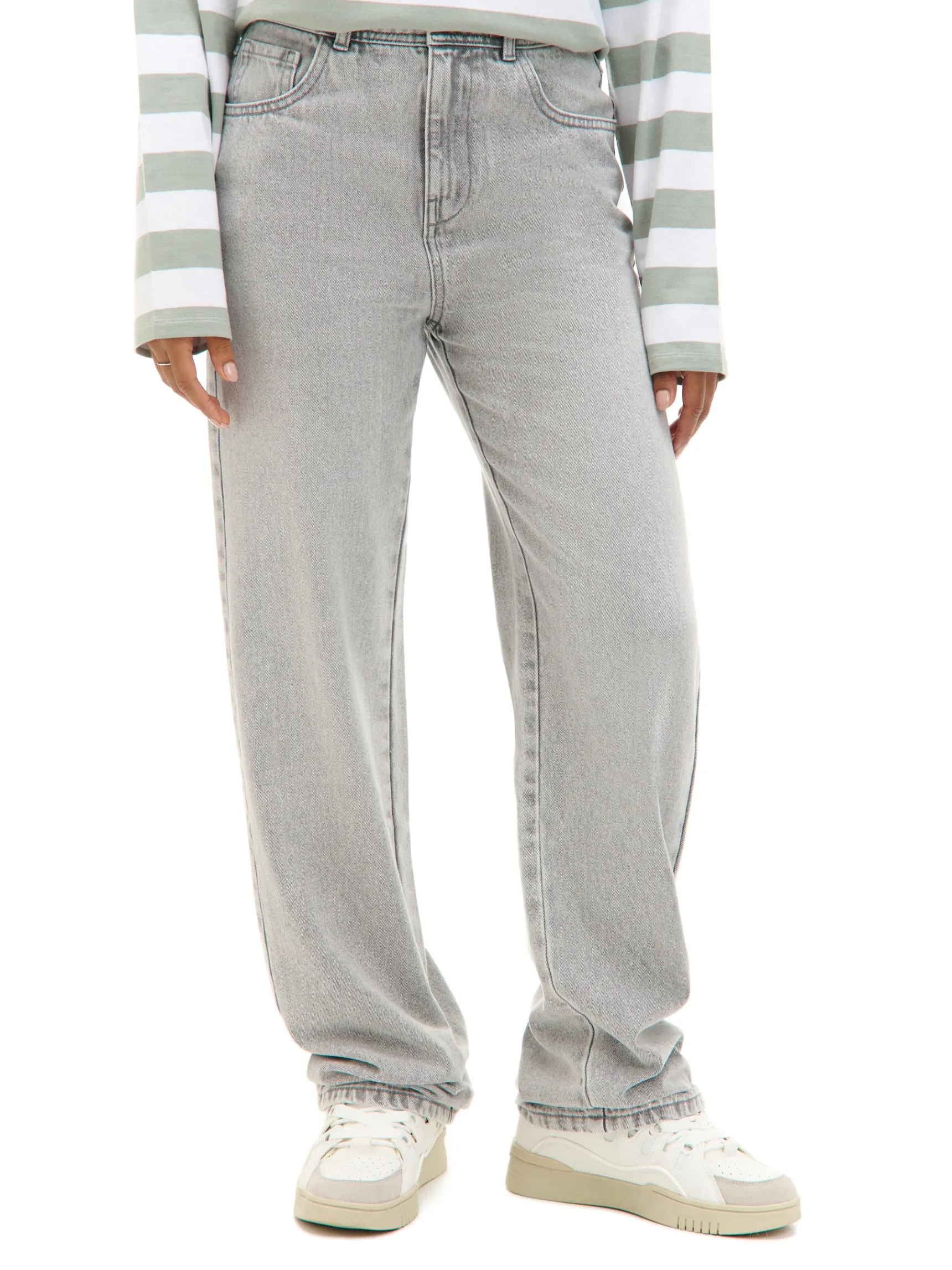 Clearance Cropp Szare jeansy straight z efektem sprania jasnyszary