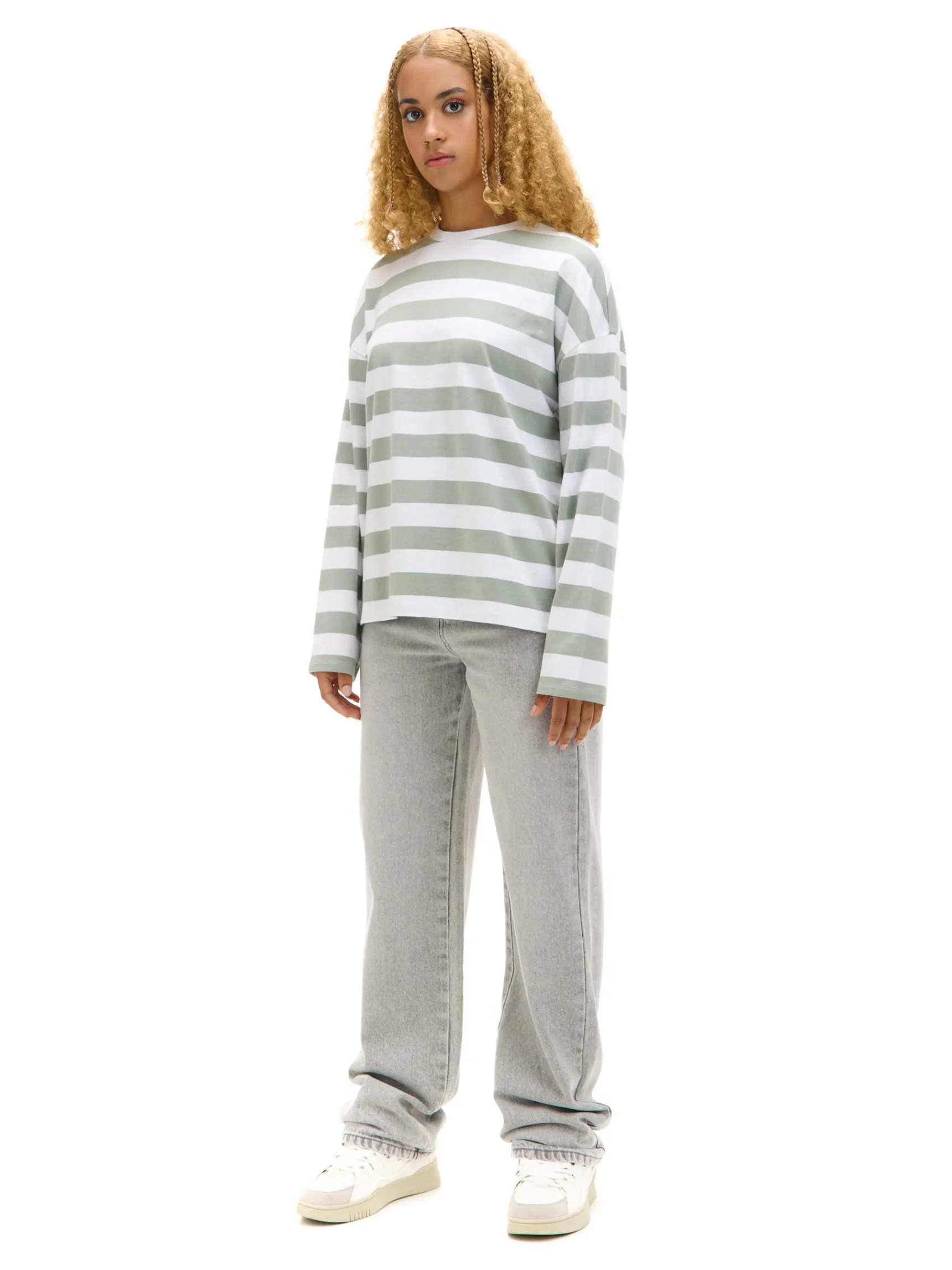 Clearance Cropp Szare jeansy straight z efektem sprania jasnyszary