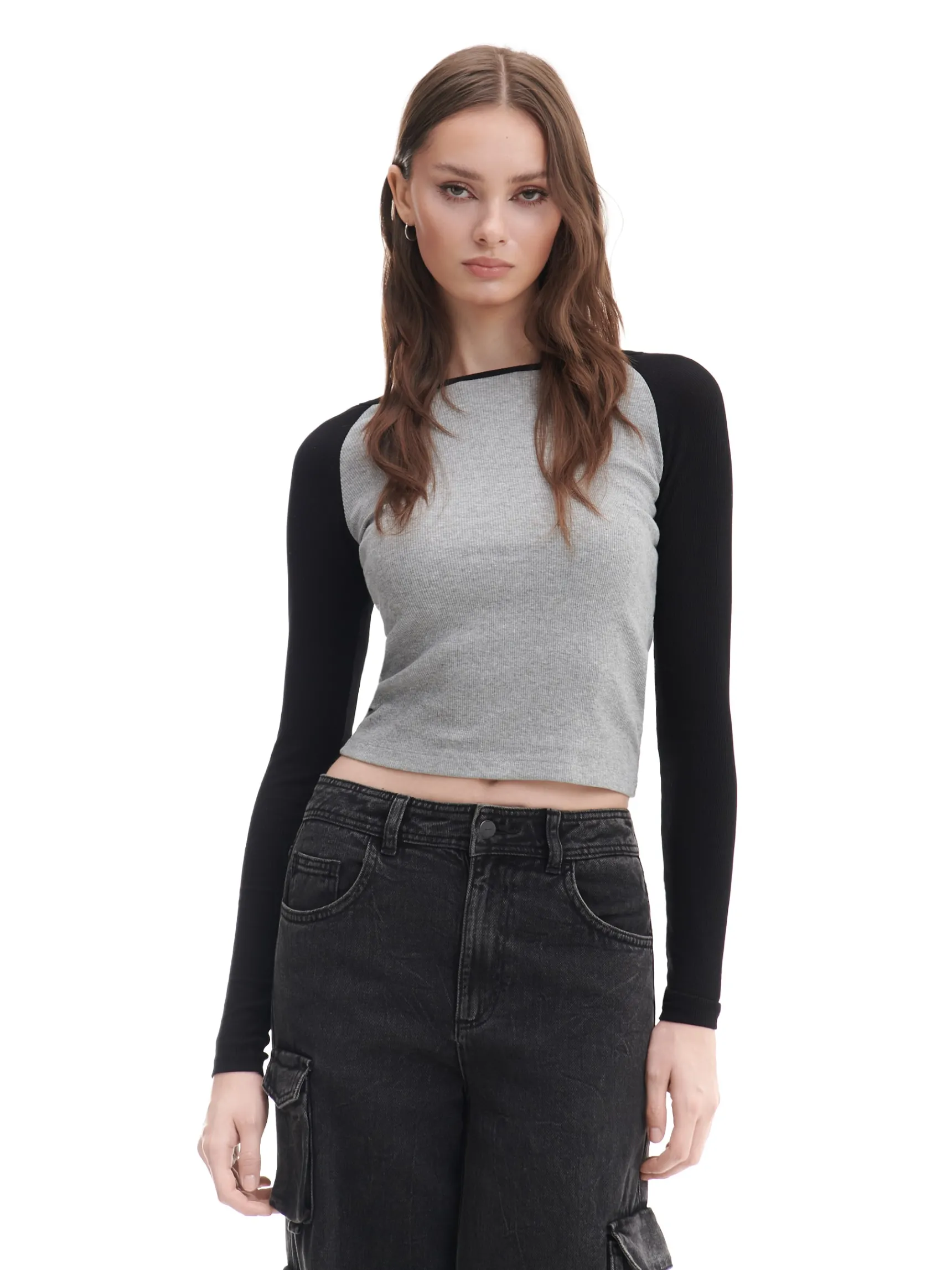 Clearance Cropp Szaro-czarna bluzka z długim rękawem jasnyszary