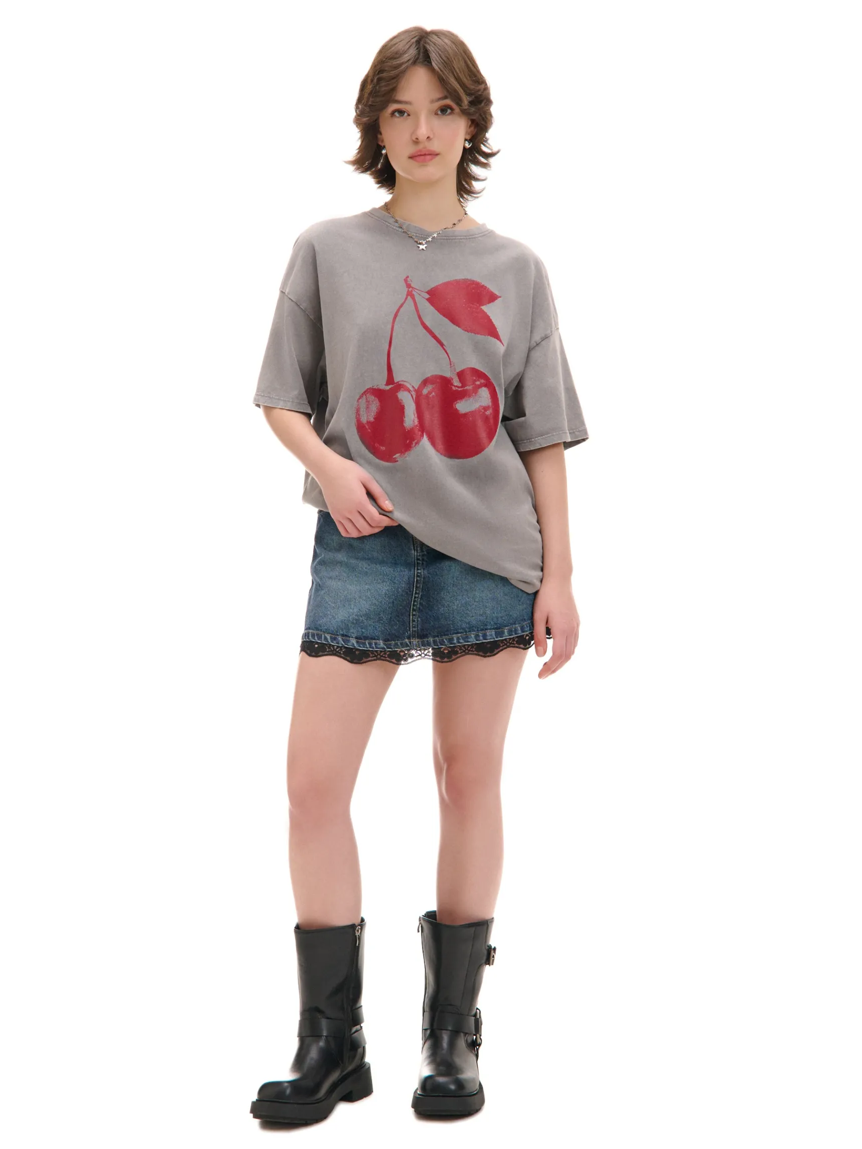 Hot Cropp T-shirt oversize z wiśniami szary