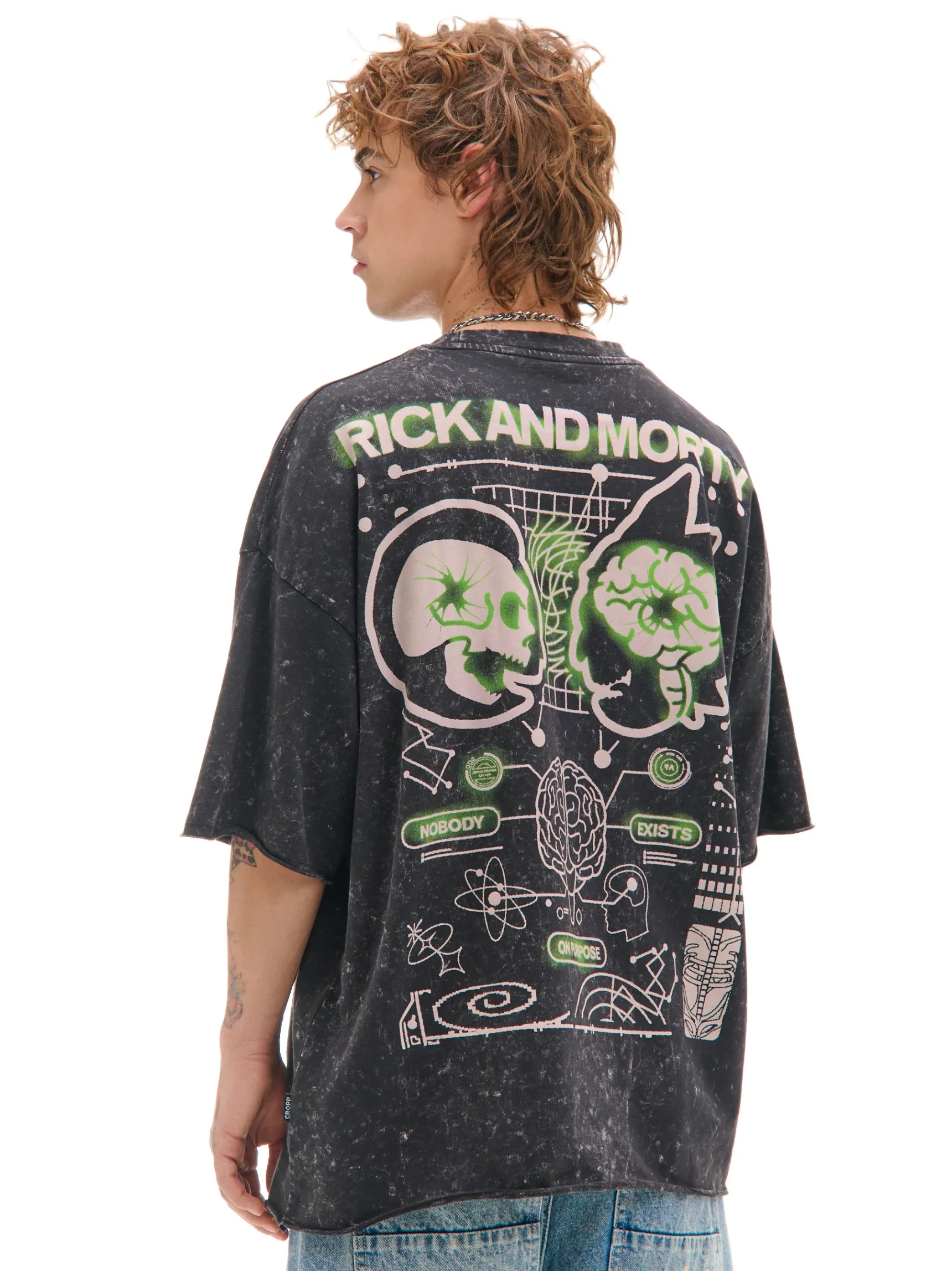Discount Cropp T-shirt z efektem sprania Rick i Morty czarny