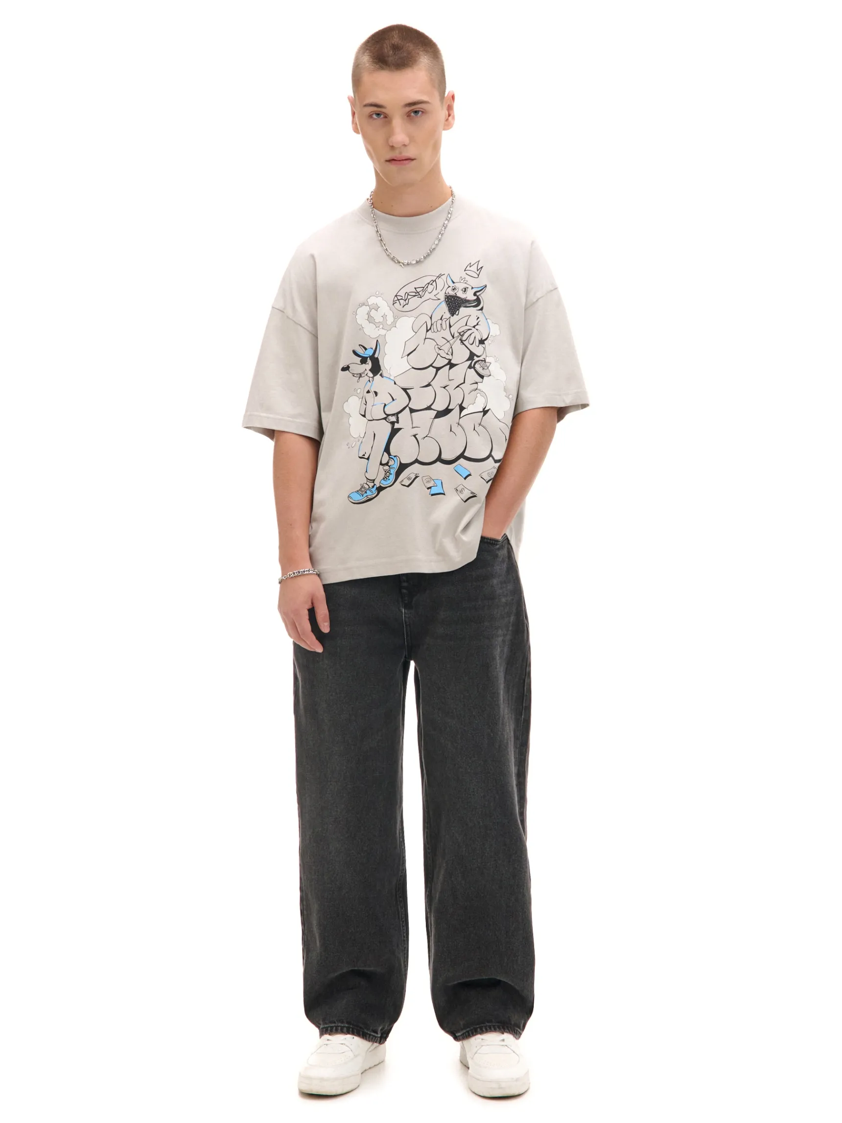 Clearance Cropp T-shirt z nadrukiem graffiti jasnyszary