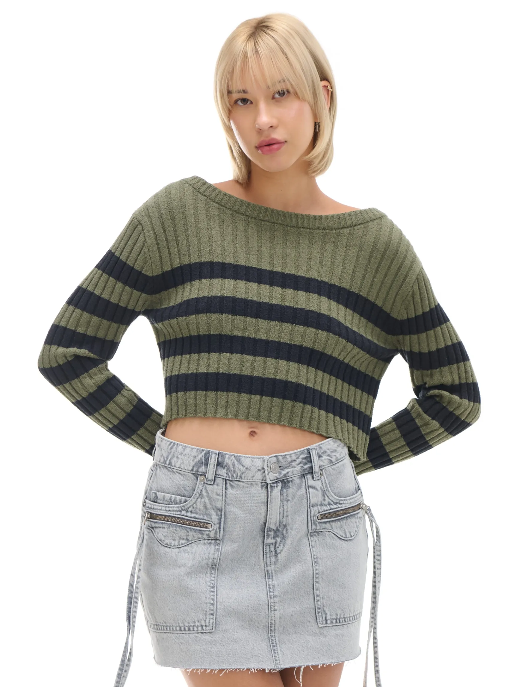 Discount Cropp sweter w czarne paski zielony